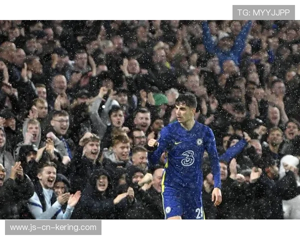 切尔西哈弗茨前场回做助攻队友补射入网——现代足球的完美配合